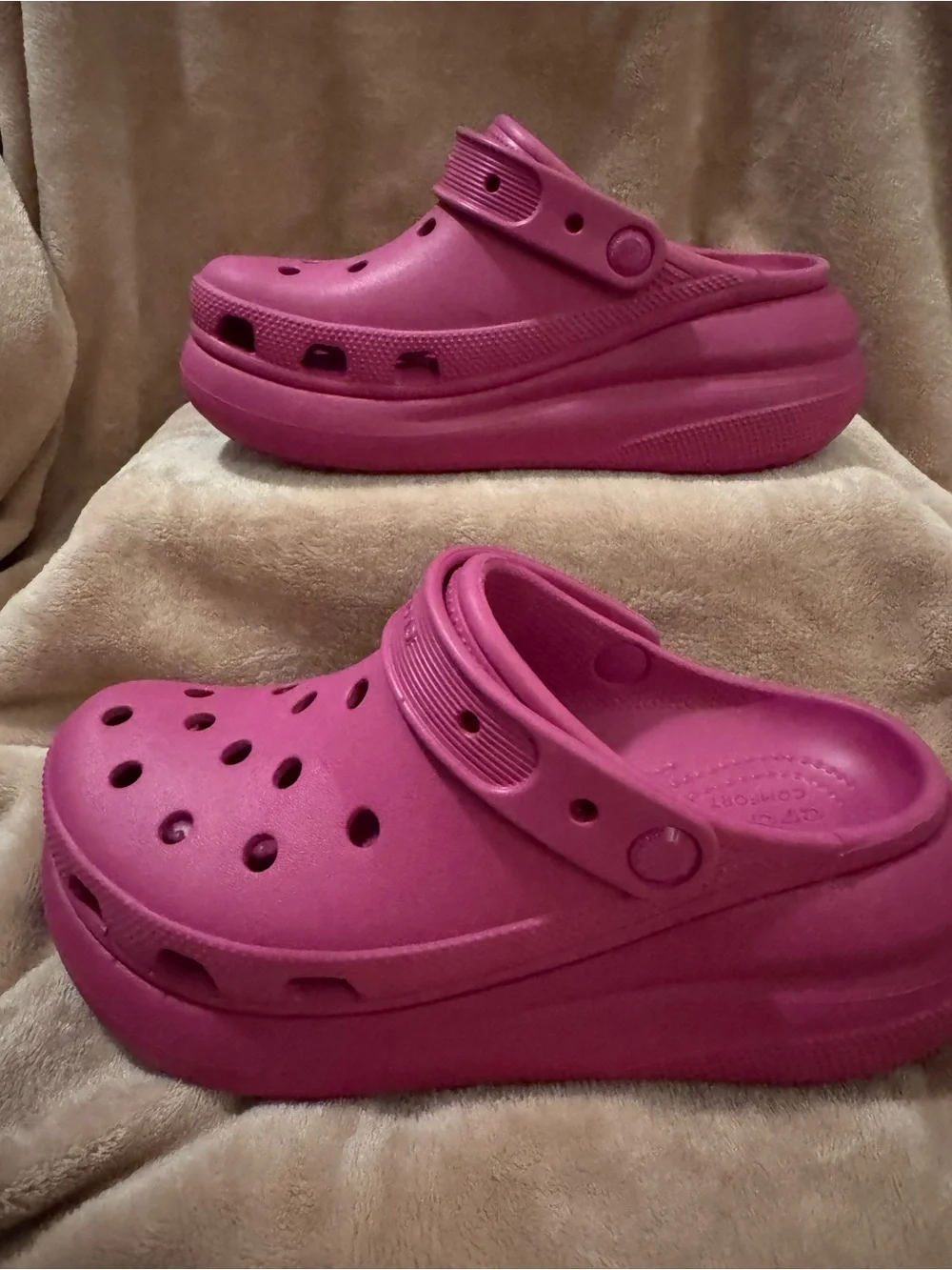 CROCS lightweight clogs